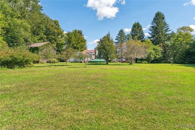 9694 Versailles Road, Evans, NY 14006