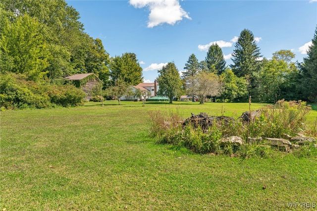 9694 Versailles Road, Evans, NY 14006