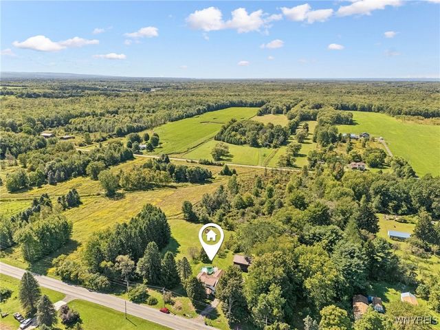 9694 Versailles Road, Evans, NY 14006