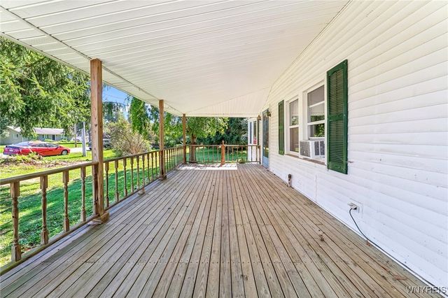 9694 Versailles Road, Evans, NY 14006