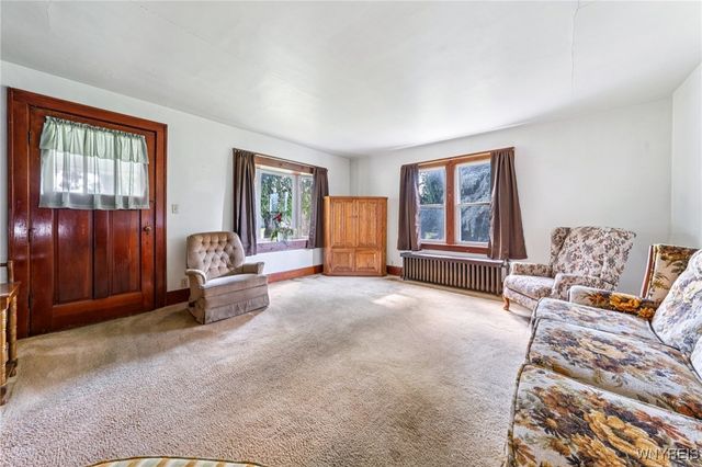 9694 Versailles Road, Evans, NY 14006