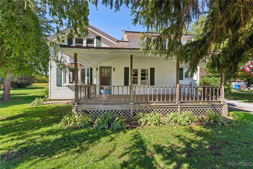 9694 Versailles Road, Evans, NY 14006