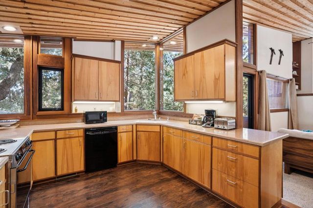 55491 Howland, Idyllwild, CA 92549