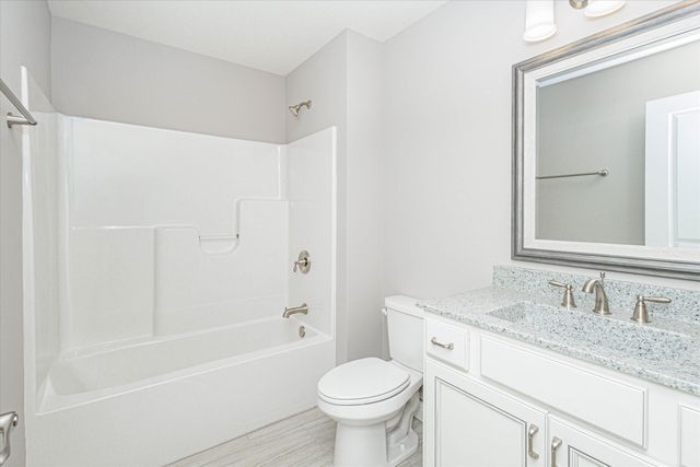 1715 LINKSIDE DR, Columbia, MO 65201