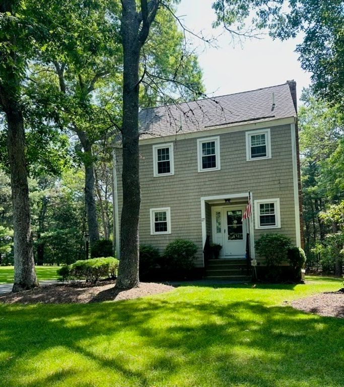 27 Megansett Dr 27, Plymouth, MA 02360