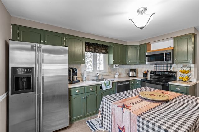 1 Leahy Street, East Providence, RI 02916