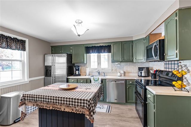 1 Leahy Street, East Providence, RI 02916
