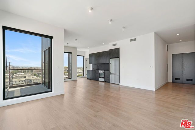 10700 Tabor Street 402, Los Angeles, CA 90034