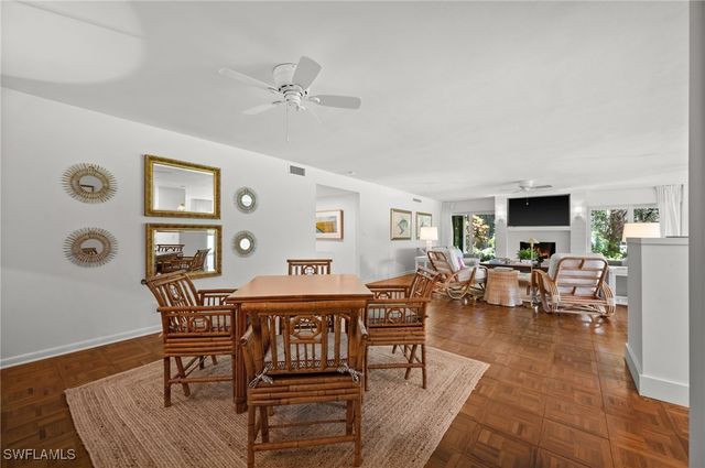 100 Tall Pine LN 1101, Naples, FL 34105