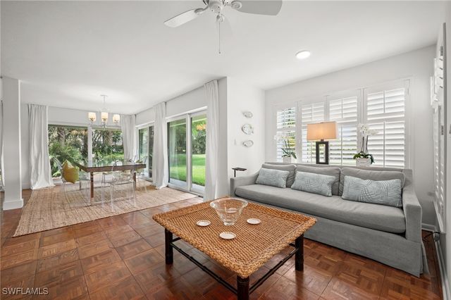 100 Tall Pine LN 1101, Naples, FL 34105