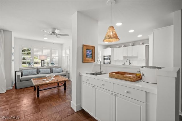 100 Tall Pine LN 1101, Naples, FL 34105
