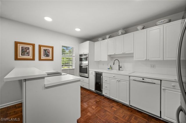 100 Tall Pine LN 1101, Naples, FL 34105