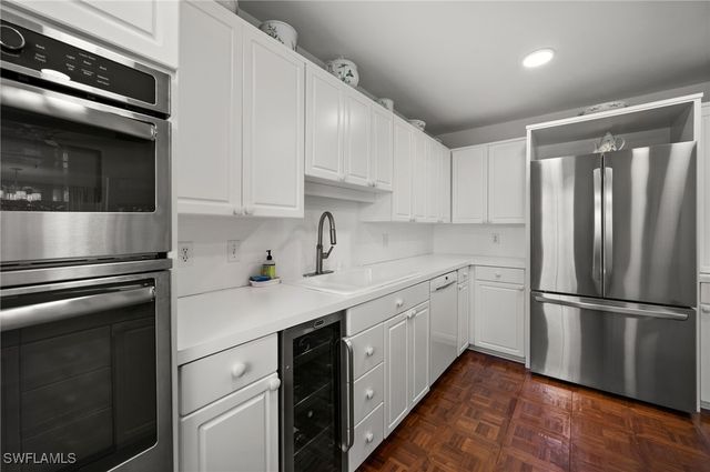 100 Tall Pine LN 1101, Naples, FL 34105