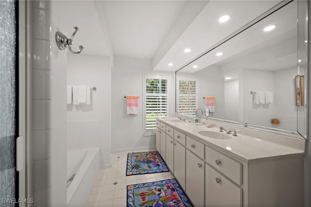 100 Tall Pine LN 1101, Naples, FL 34105
