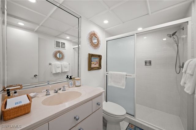 100 Tall Pine LN 1101, Naples, FL 34105