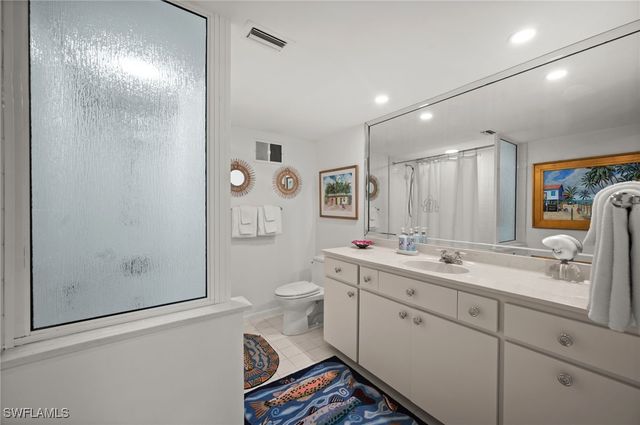100 Tall Pine LN 1101, Naples, FL 34105