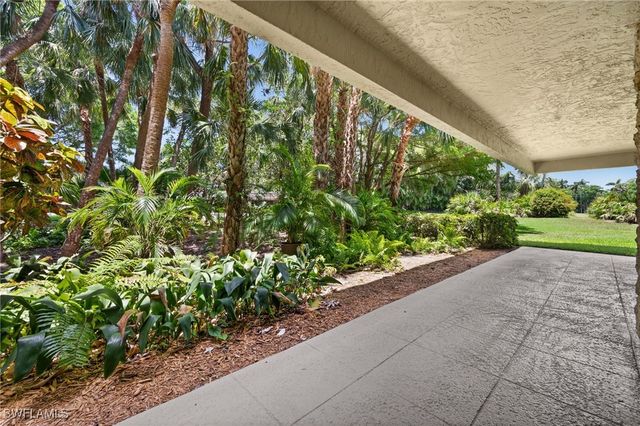 100 Tall Pine LN 1101, Naples, FL 34105