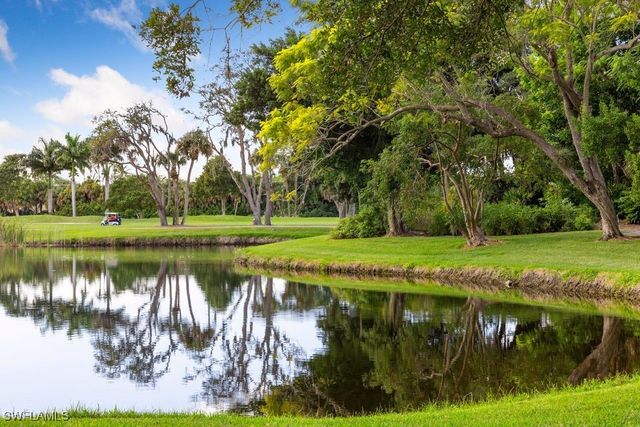 100 Tall Pine LN 1101, Naples, FL 34105
