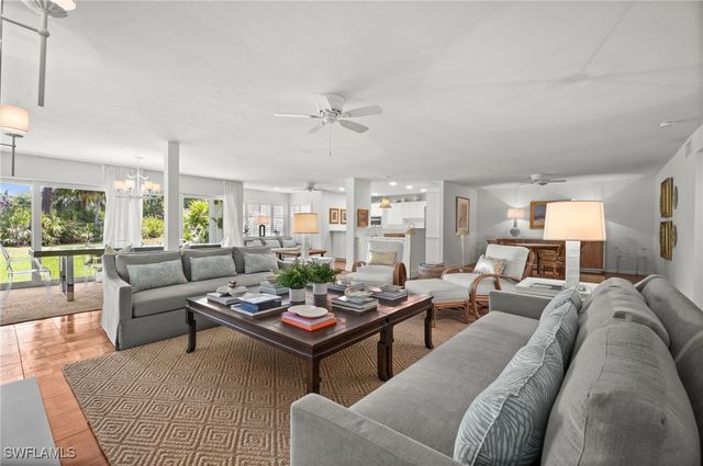 100 Tall Pine LN 1101, Naples, FL 34105