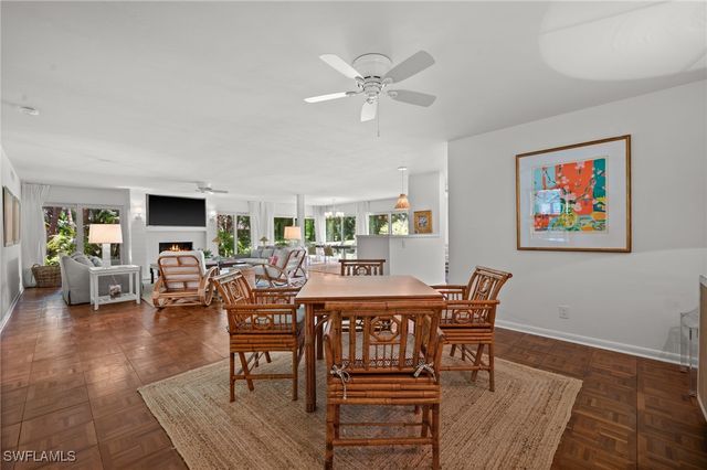 100 Tall Pine LN 1101, Naples, FL 34105