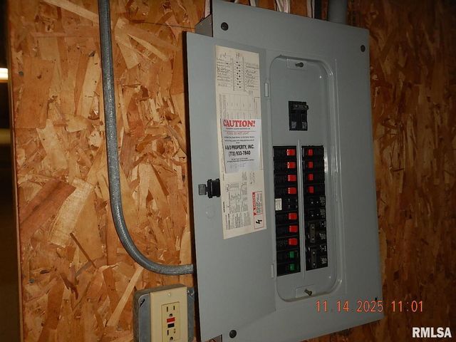 814 4TH Street, Colona, IL 61241