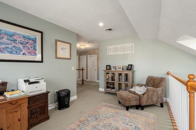 123 Carrington Ln 123, Uxbridge, MA 01569