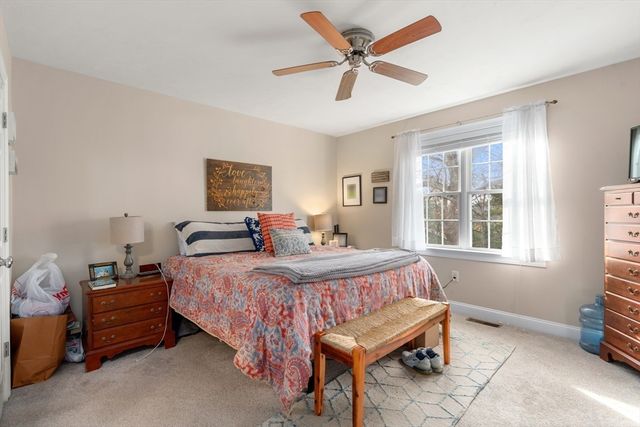 123 Carrington Ln 123, Uxbridge, MA 01569