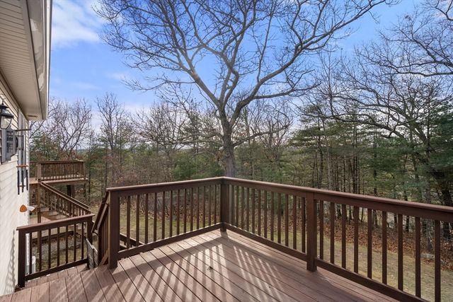 123 Carrington Ln 123, Uxbridge, MA 01569