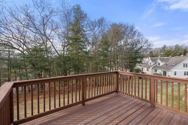 123 Carrington Ln 123, Uxbridge, MA 01569