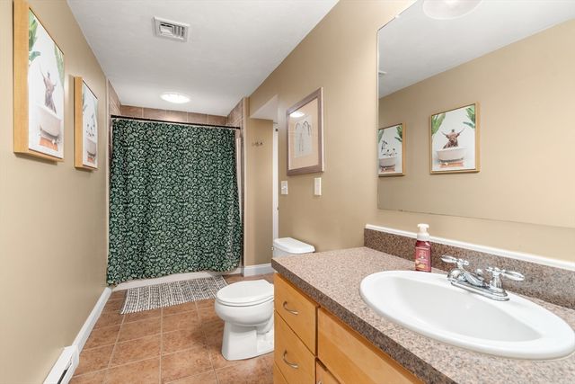 123 Carrington Ln 123, Uxbridge, MA 01569