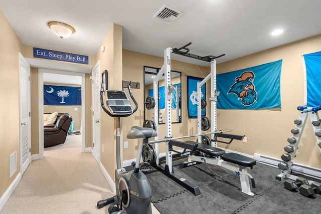 123 Carrington Ln 123, Uxbridge, MA 01569