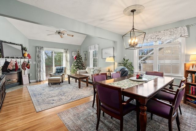 123 Carrington Ln 123, Uxbridge, MA 01569