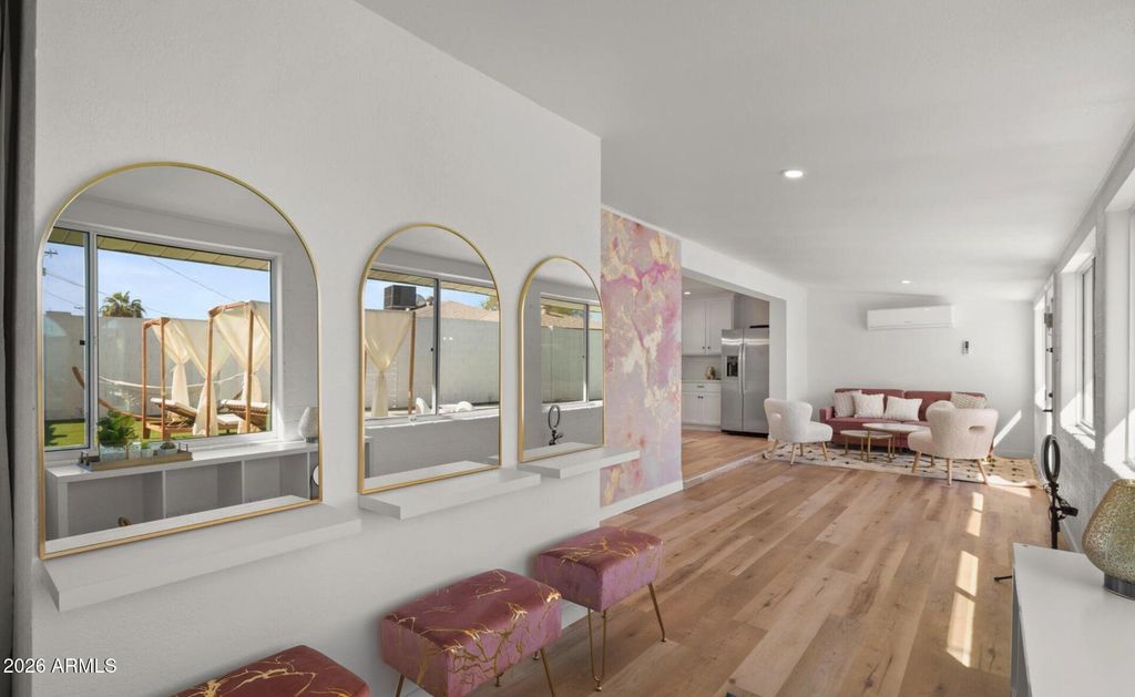 Image 11 of property listing at 4037 N 81ST Street, Scottsdale, AZ 85251