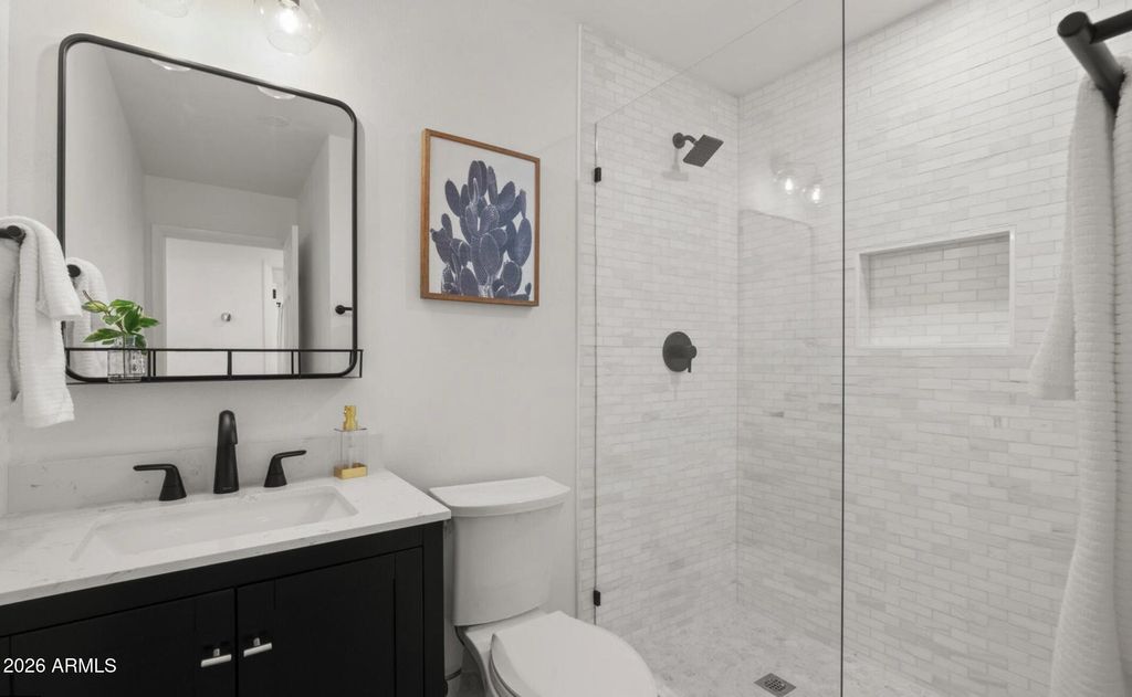 Image 16 of property listing at 4037 N 81ST Street, Scottsdale, AZ 85251