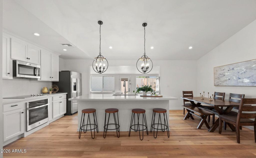 Image 3 of property listing at 4037 N 81ST Street, Scottsdale, AZ 85251