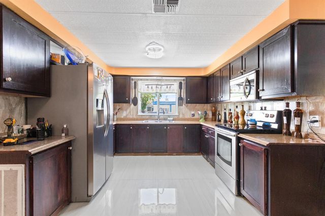 2961 SW 52nd Terrace, Davie, FL 33314