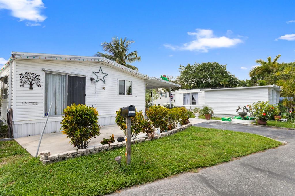 2961 SW 52nd Terrace, Davie, FL 33314