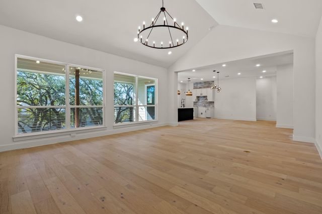 300 Bedford DR, Spicewood, TX 78669
