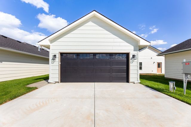 3533 N Azalea St, Maize, KS 67223