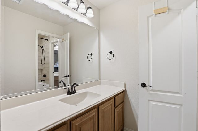 4002 Grove Valley Road, Midlothian, TX 76065