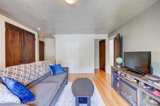637 S Connecticut Unit 5, Royal Oak, MI 48067