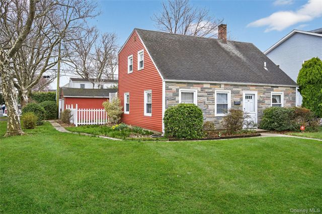 306 Curtis Avenue, Carle Place, NY 11514