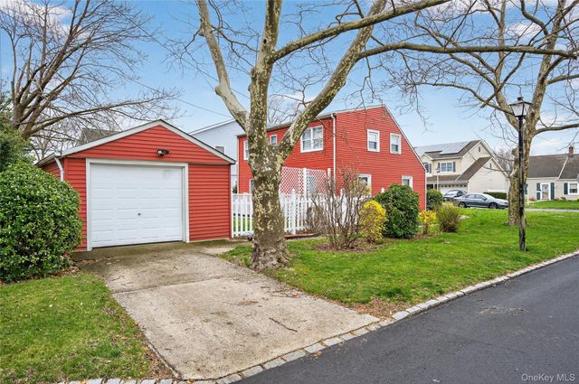 306 Curtis Avenue, Carle Place, NY 11514
