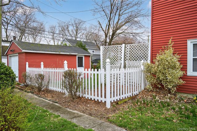 306 Curtis Avenue, Carle Place, NY 11514