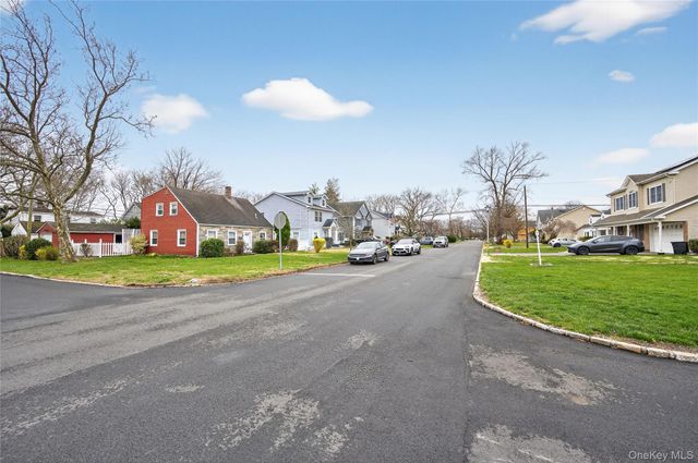 306 Curtis Avenue, Carle Place, NY 11514