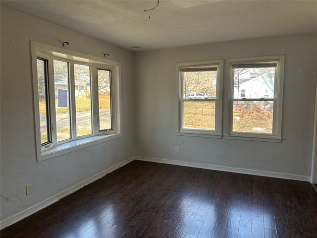 1917 27th Street, Des Moines, IA 50310