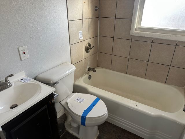 1917 27th Street, Des Moines, IA 50310