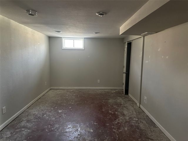 1917 27th Street, Des Moines, IA 50310