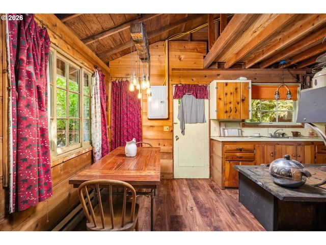 34295 Se RAINBOW Rd, Estacada, OR 97023