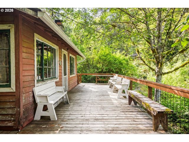 34295 Se RAINBOW Rd, Estacada, OR 97023